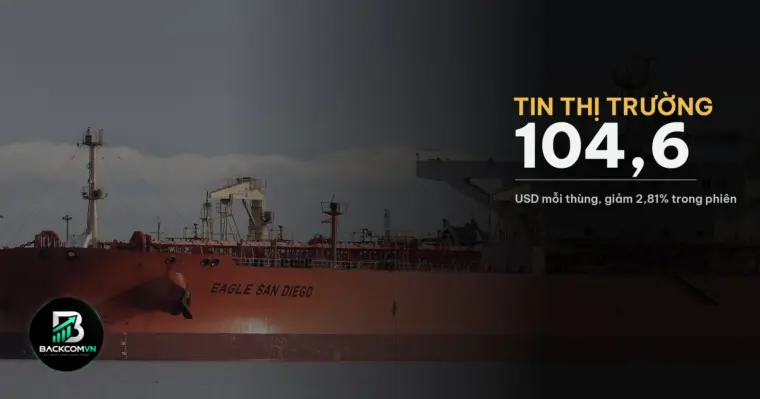Nhà máy điện và ống khói lúc hoàng hôn