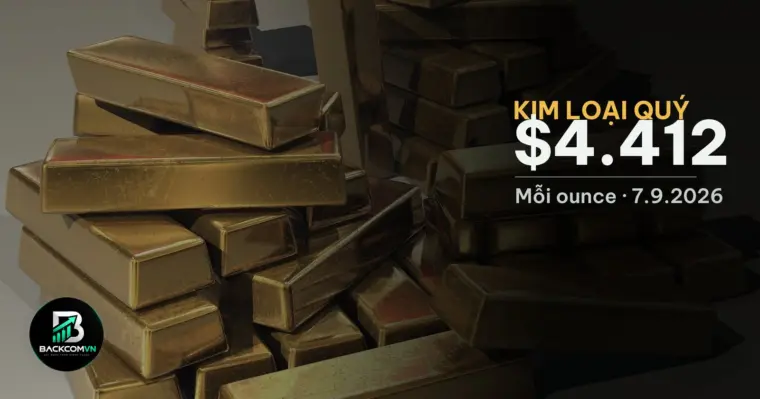 Thỏi vàng xếp chồng minh hoạ giá vàng vượt 4.412 USD mỗi ounce