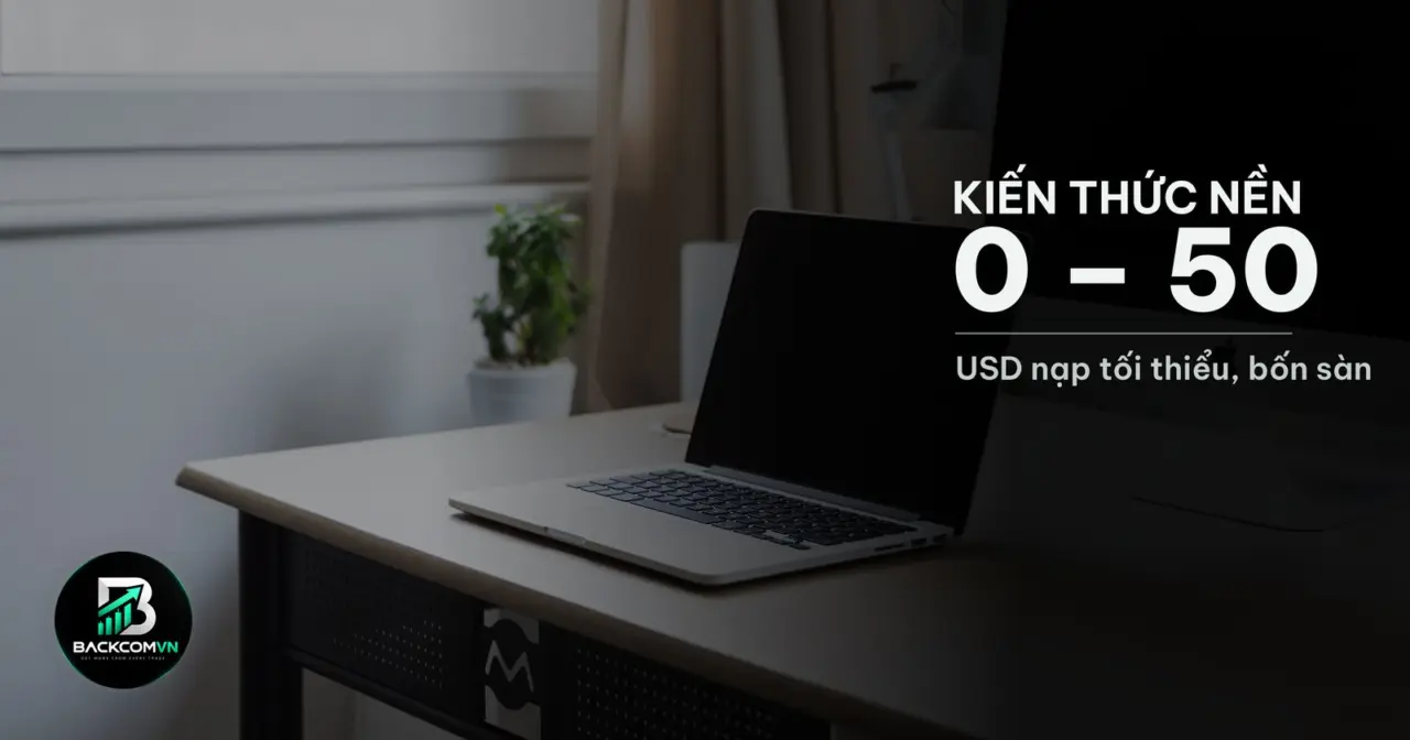 Đồng xu và tiền mặt trên bàn làm việc